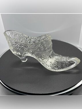 Vintage clear Glass button and Daisy shoe